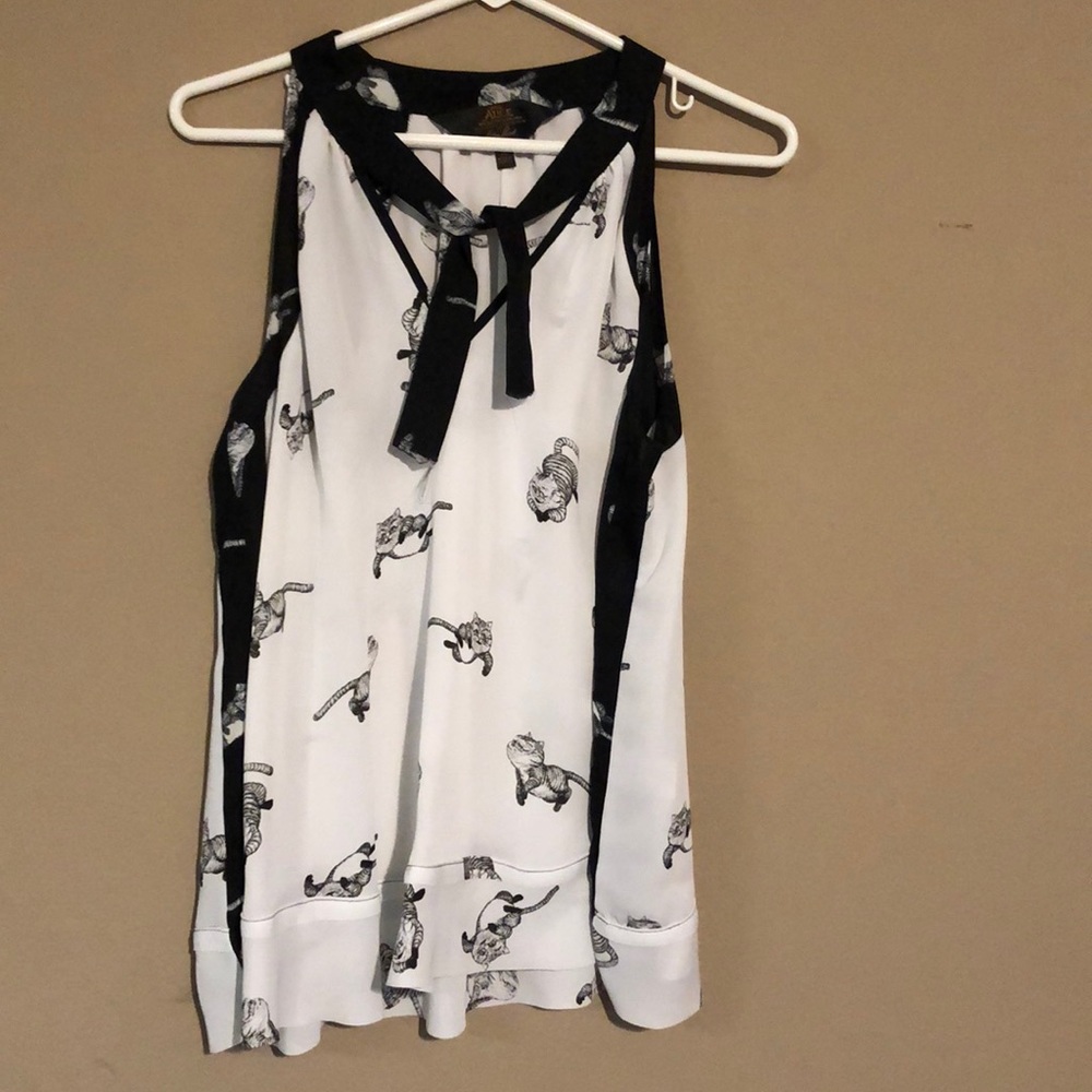 V-neck Tank